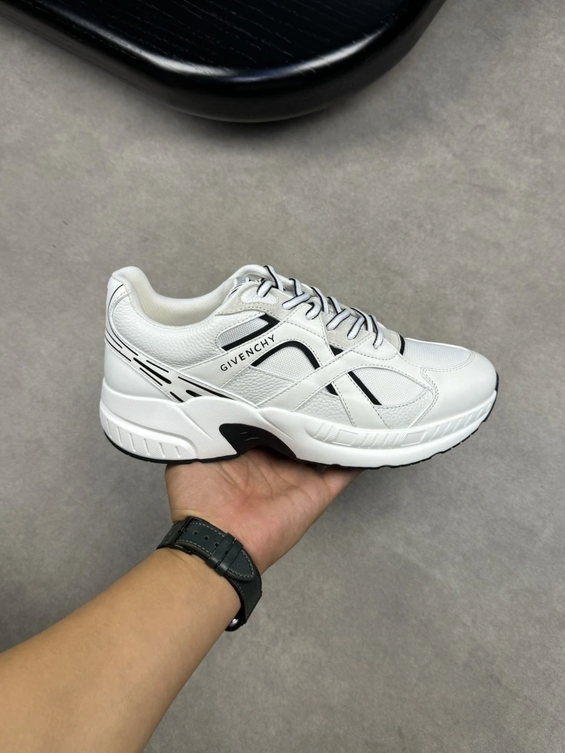 Gxvxnchy Sneakers Timeless 152406