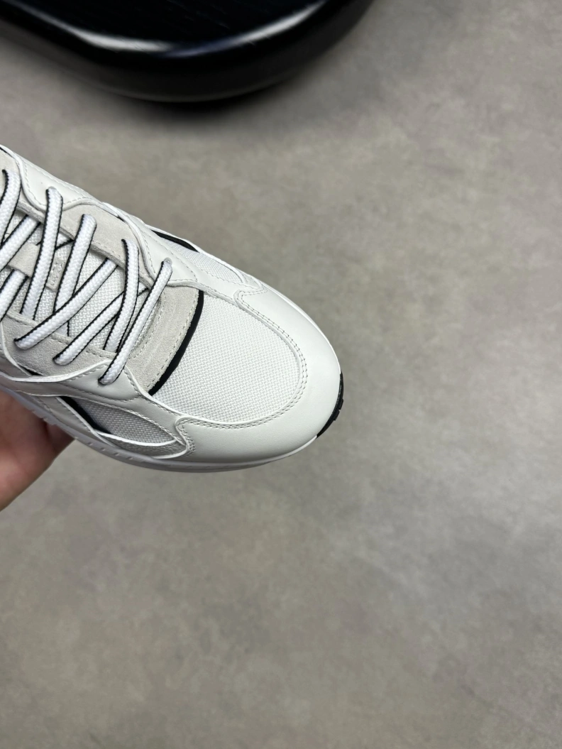 Gxvxnchy Sneakers Timeless 152406
