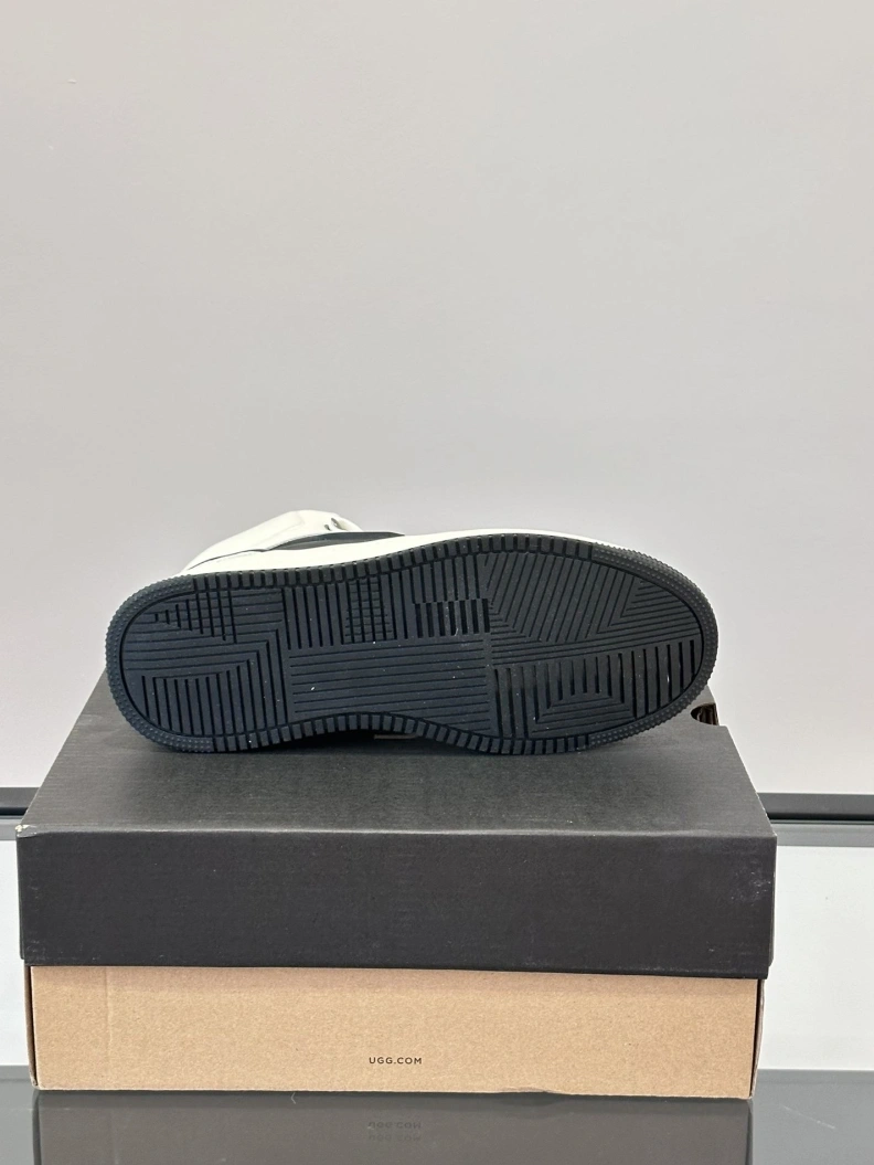 Efficient UGX Casual Shoes 227885