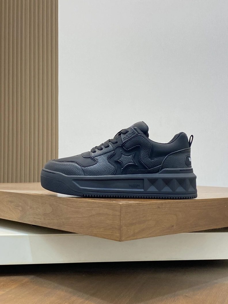Resilient Vxlxntino Sneakers 229126