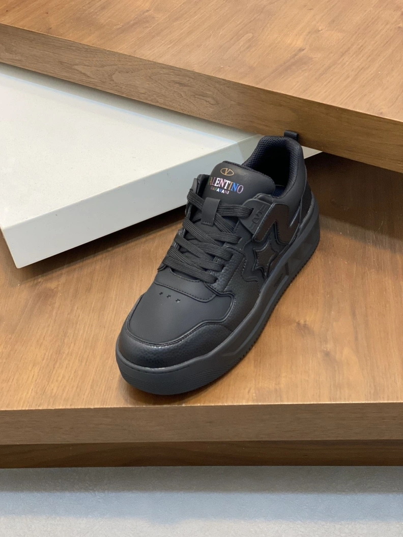 Resilient Vxlxntino Sneakers 229126