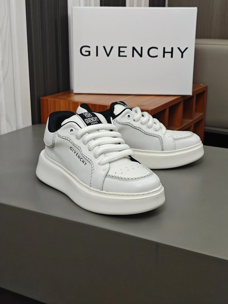 Gxvxnchy Sneakers Elegant 152402