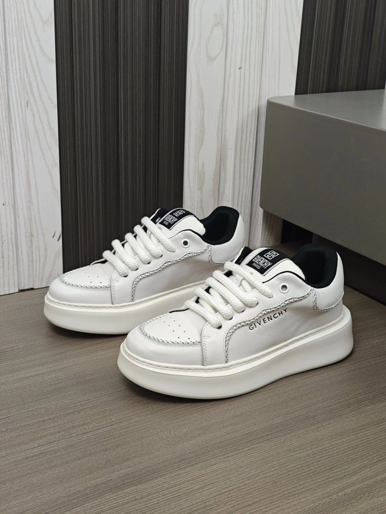Gxvxnchy Sneakers Elegant 152402