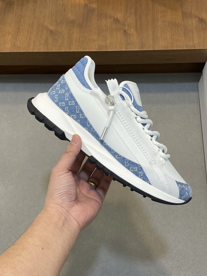 Gxvxnchy Sneakers Practical 152400