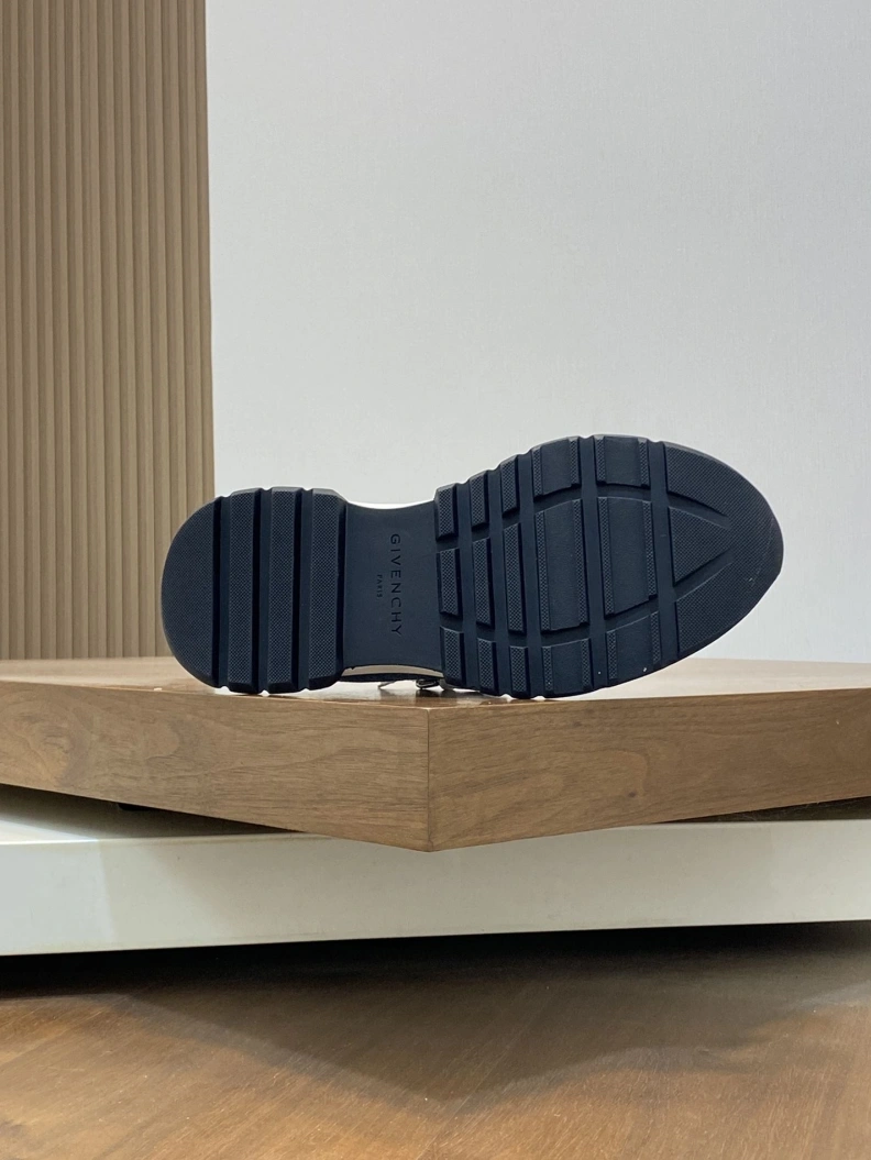 Gxvxnchy Sneakers Practical 152400
