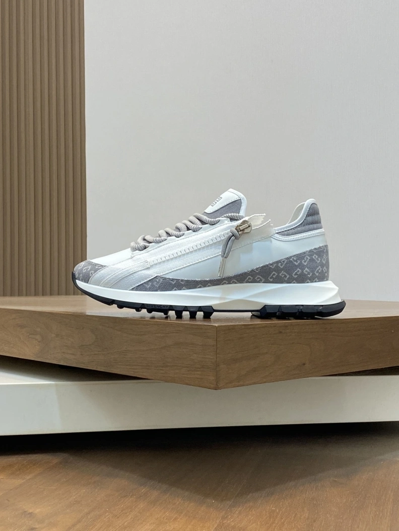 StreetReady Gxvxnchy Sneakers 152405