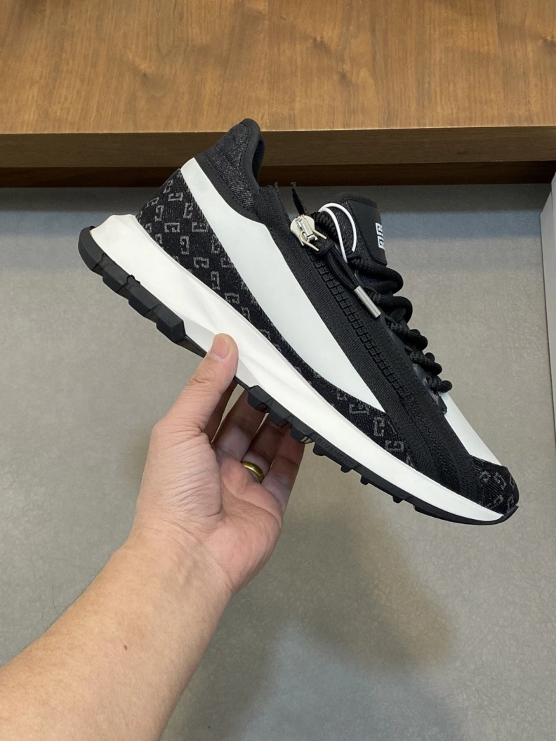 Gxvxnchy Sneakers Stylish 152399