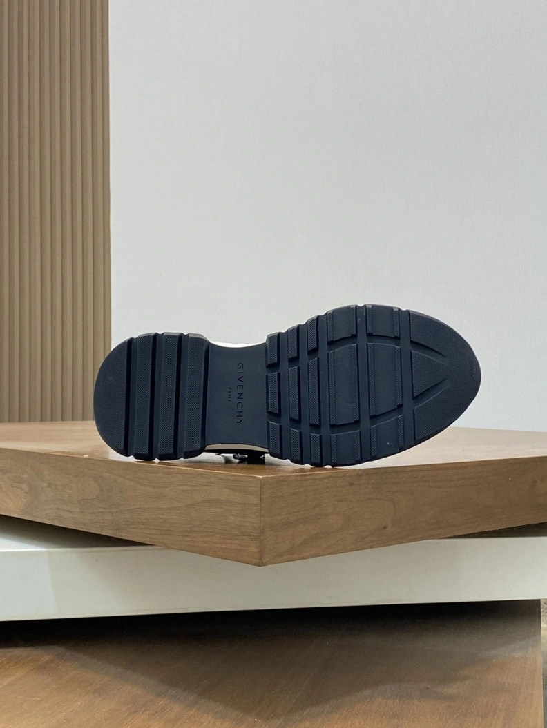 Gxvxnchy Sneakers Stylish 152399