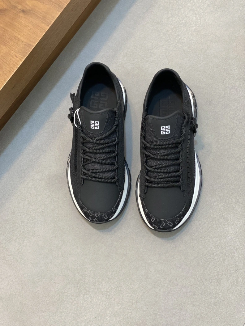 Functional Gxvxnchy Sneakers 152398
