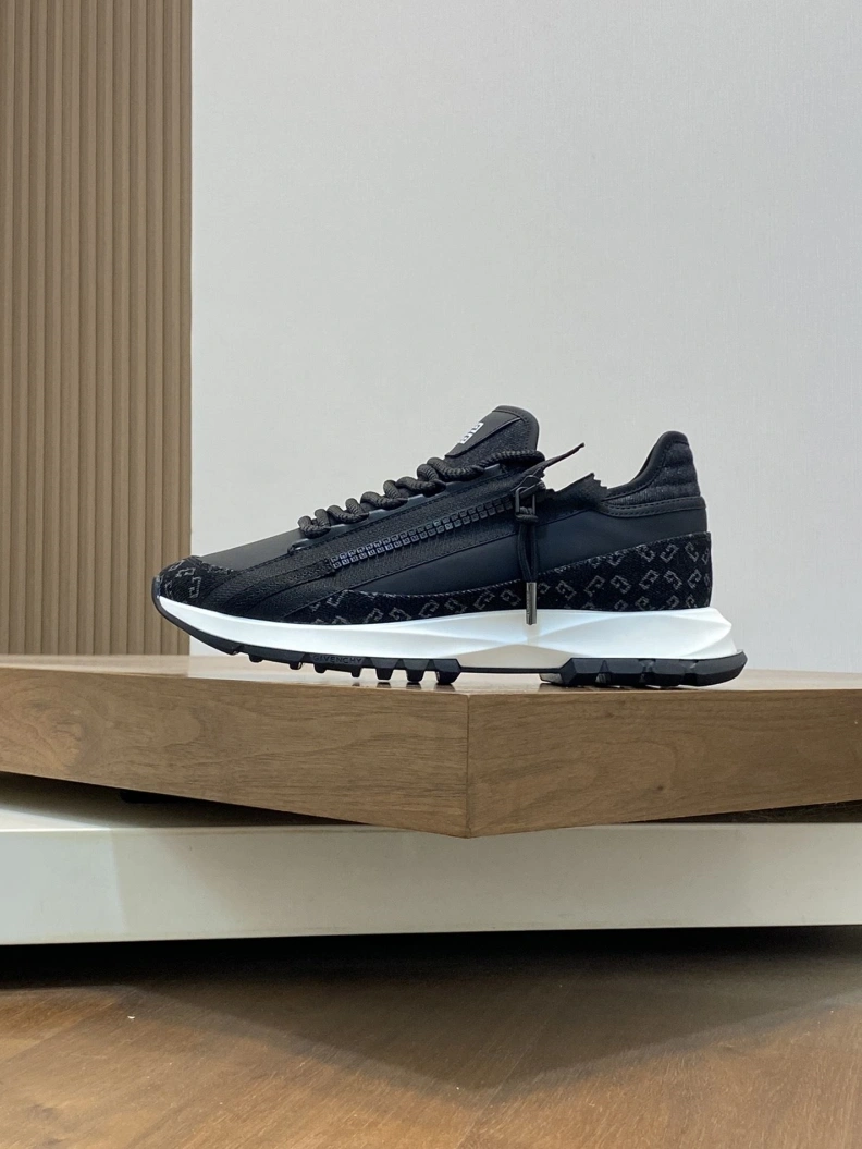 Functional Gxvxnchy Sneakers 152398