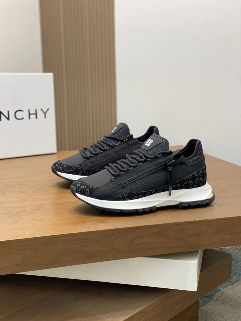 Functional Gxvxnchy Sneakers 152398