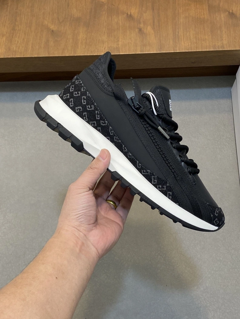 Functional Gxvxnchy Sneakers 152398