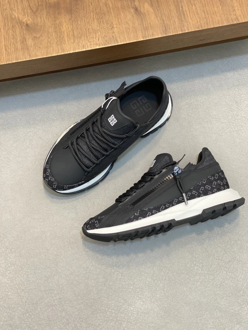 Functional Gxvxnchy Sneakers 152398