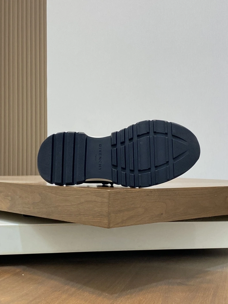Functional Gxvxnchy Sneakers 152398