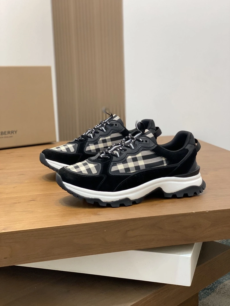 Trendsetting Bxrbxrry Sneakers 114534