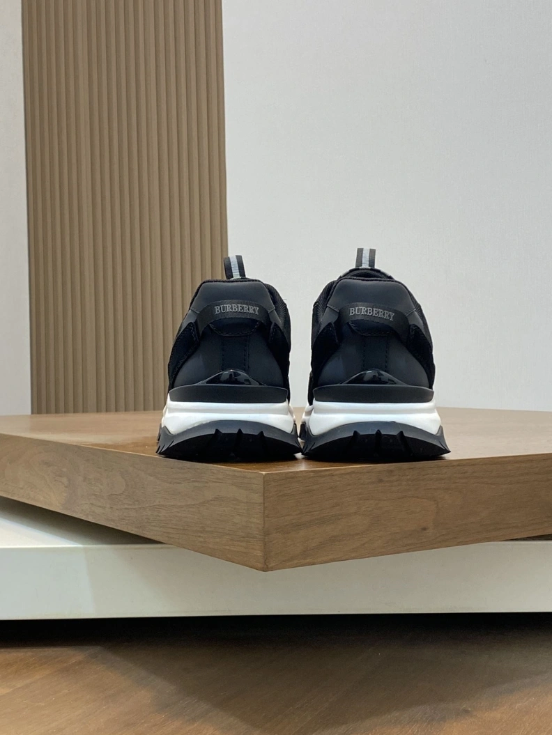 Trendsetting Bxrbxrry Sneakers 114534