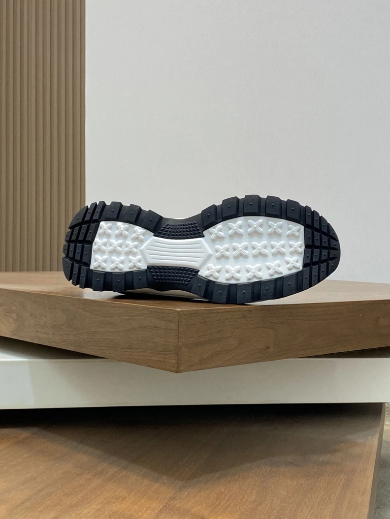 Trendsetting Bxrbxrry Sneakers 114534
