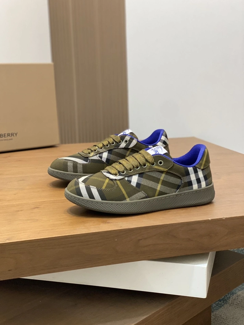Bright Bxrbxrry Sneakers 114532