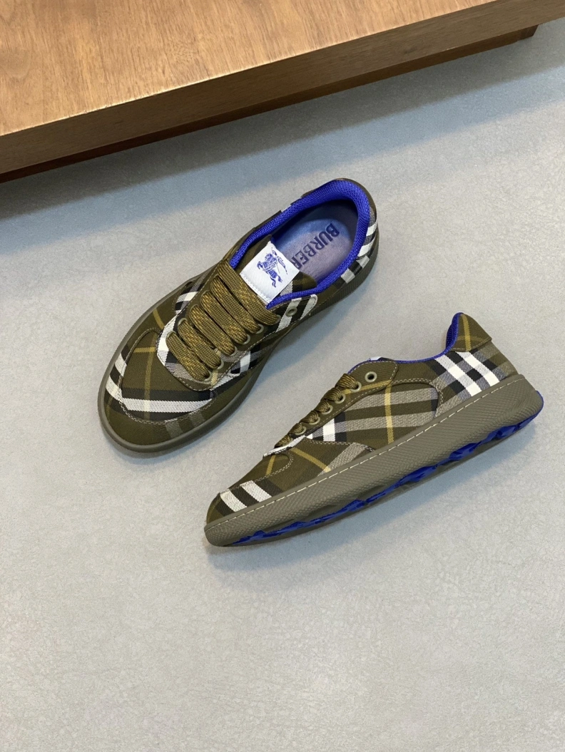 Bright Bxrbxrry Sneakers 114532