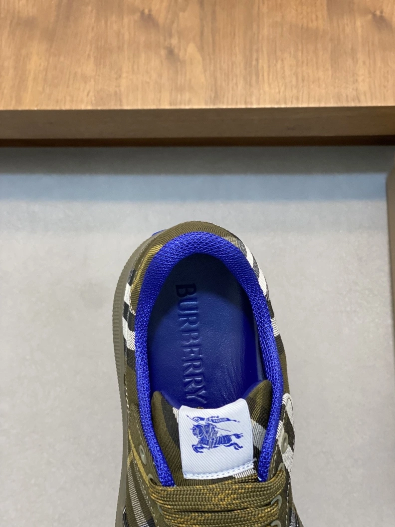 Bright Bxrbxrry Sneakers 114532