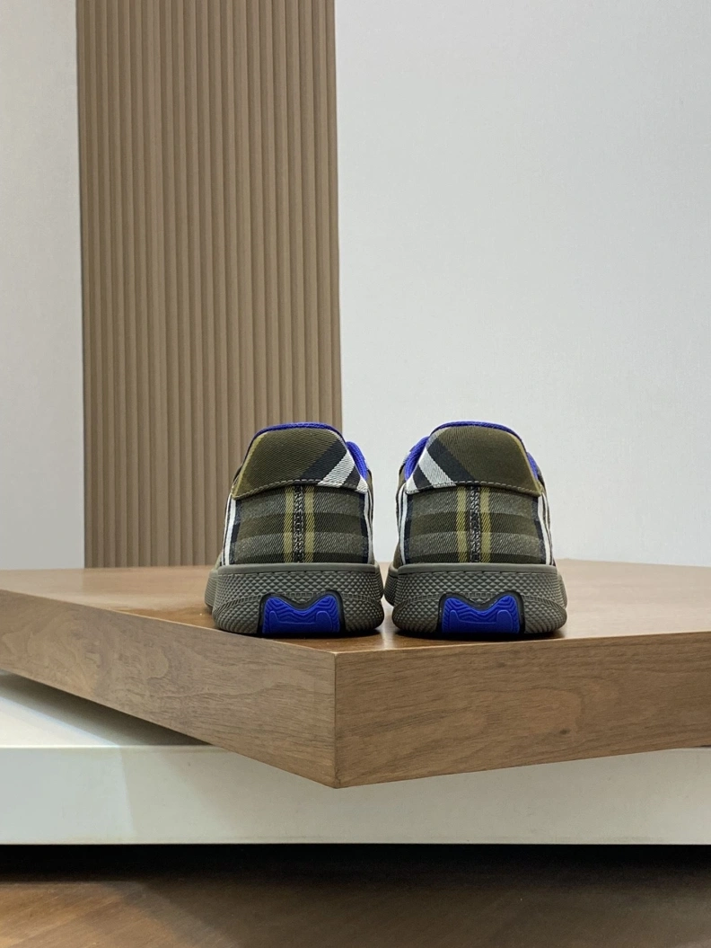 Bright Bxrbxrry Sneakers 114532