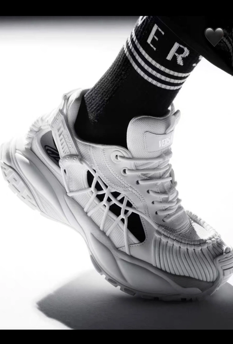 Bold Gxvxnchy Sneakers 152397