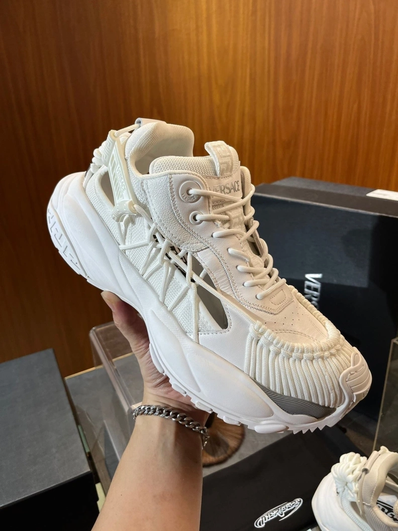 Bold Gxvxnchy Sneakers 152397