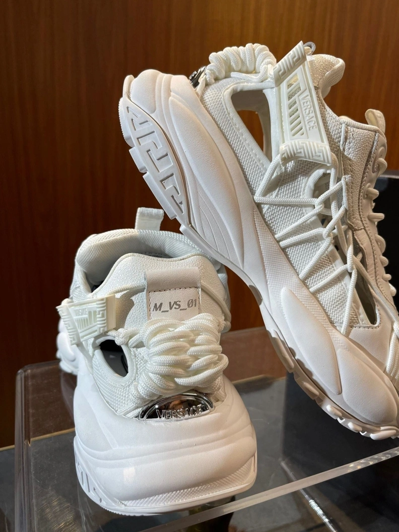 Bold Gxvxnchy Sneakers 152397
