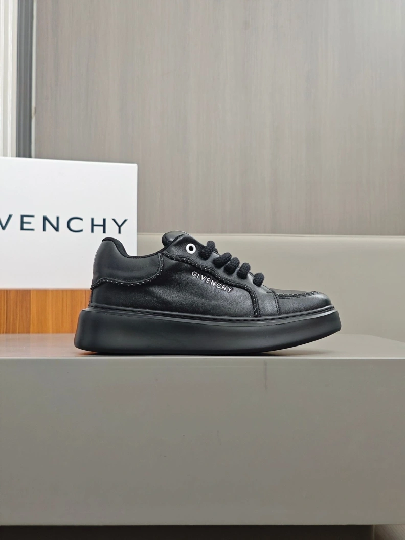 Timeless Gxvxnchy Sneakers 152395
