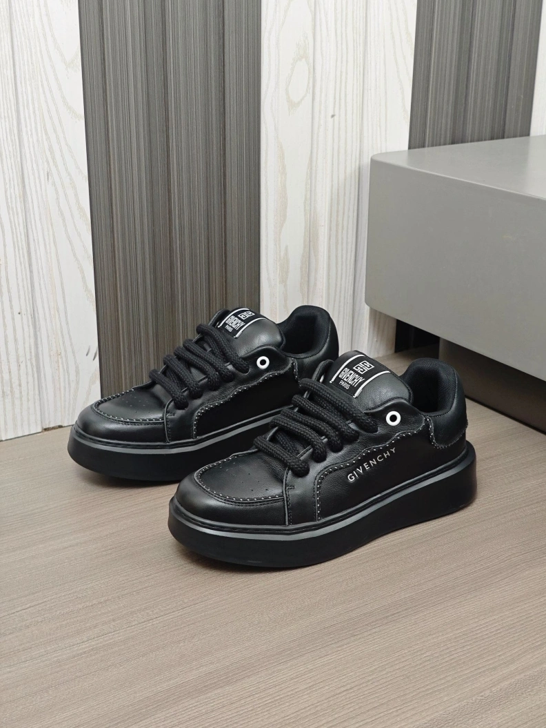 Timeless Gxvxnchy Sneakers 152395