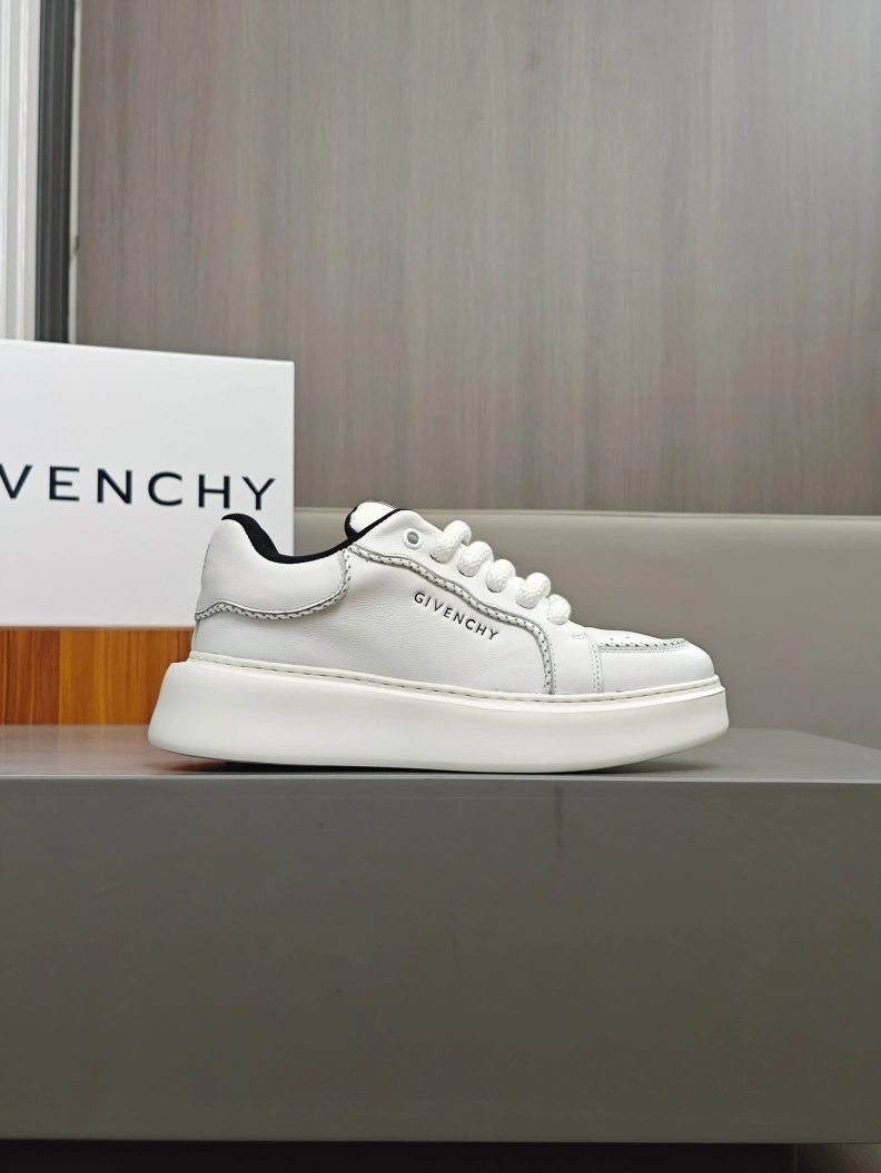 Gxvxnchy Sneakers Practical 152393