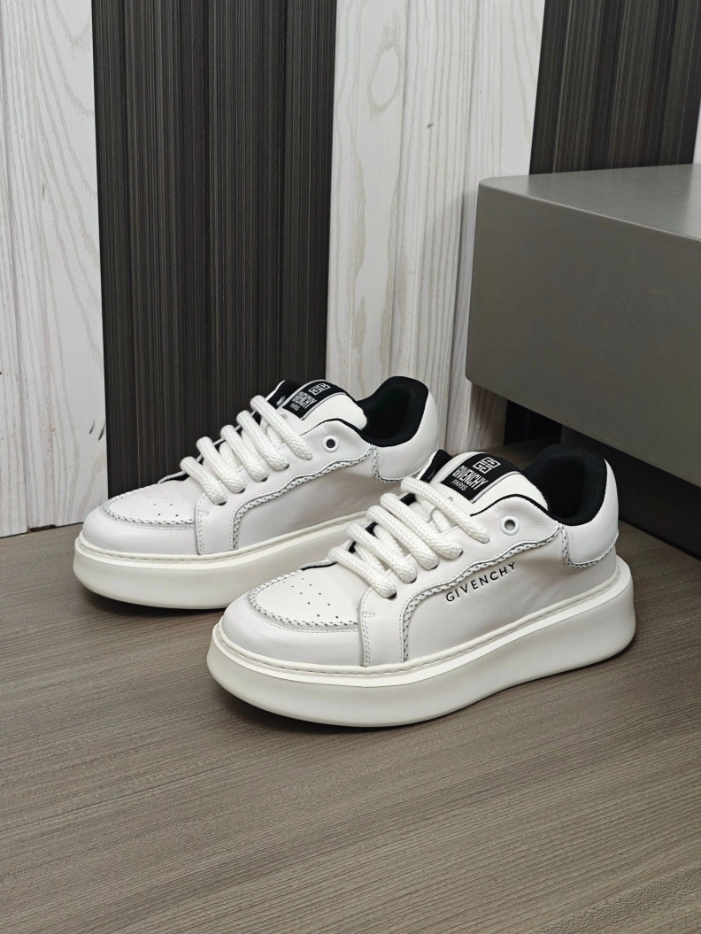 Gxvxnchy Sneakers Practical 152393