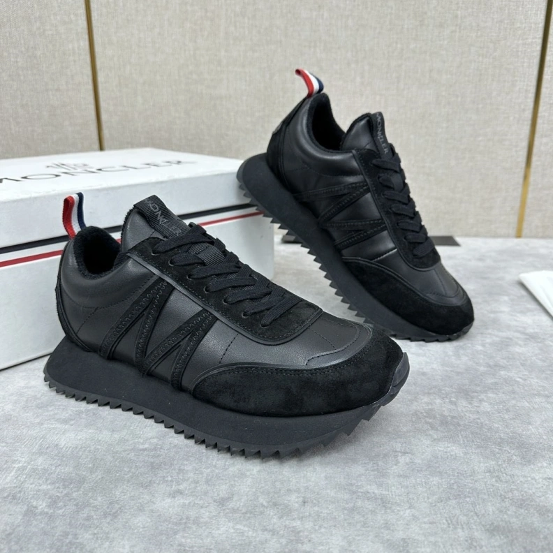 Minimalist Mxnxlo Blxhnxk Sneakers 192937