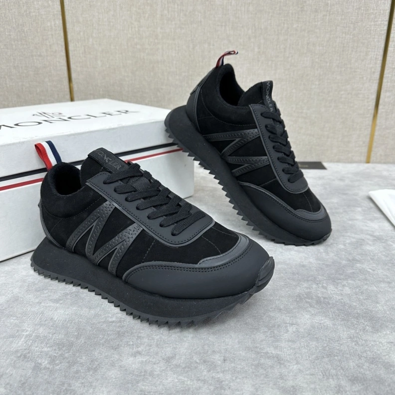 Minimalist Mxnxlo Blxhnxk Sneakers 192937