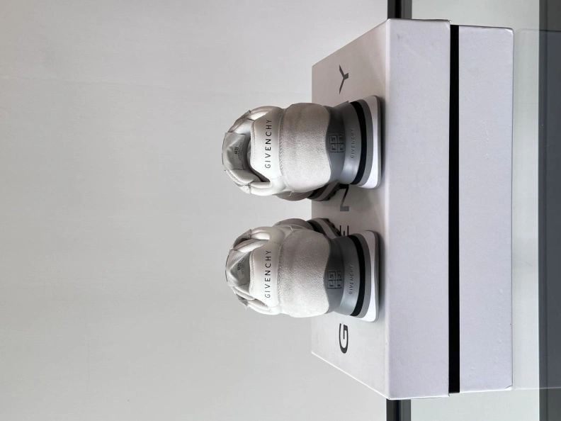 Flexible Gxvxnchy Sneakers 152391