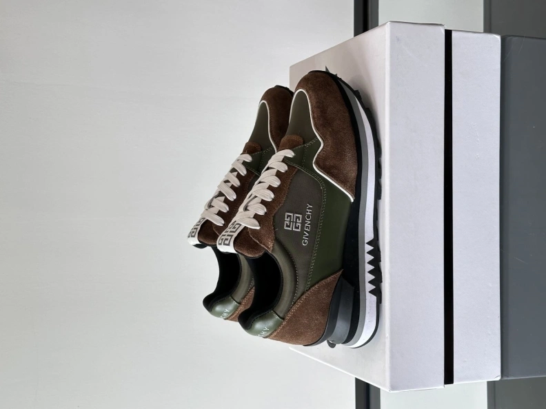 Gxvxnchy Sneakers Compact 152392