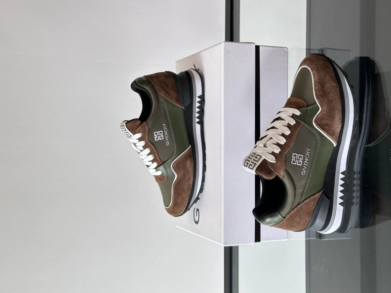 Gxvxnchy Sneakers Compact 152392
