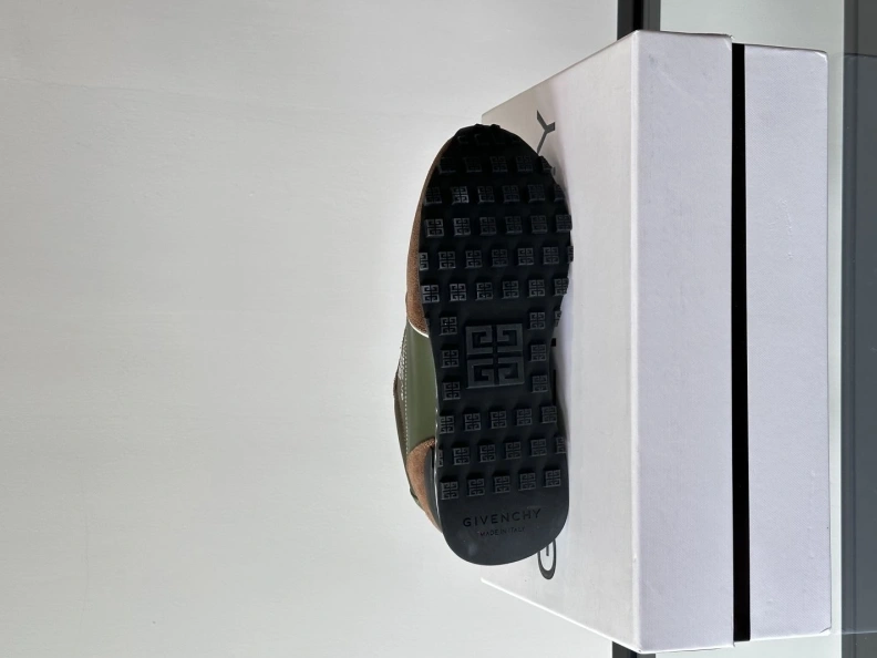 Gxvxnchy Sneakers Compact 152392