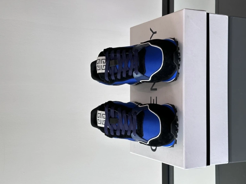 Gxvxnchy Sneakers WellDesigned 152387