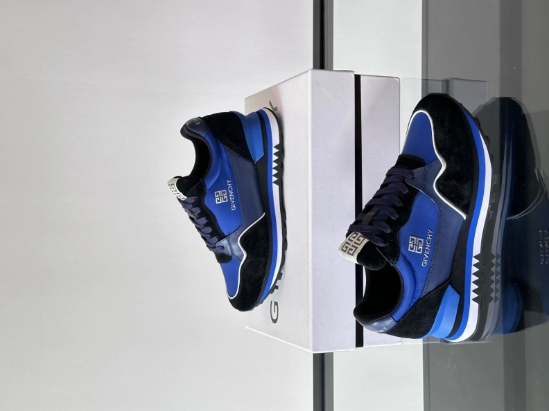 Gxvxnchy Sneakers WellDesigned 152387