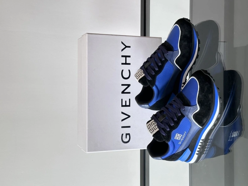 Gxvxnchy Sneakers WellDesigned 152387