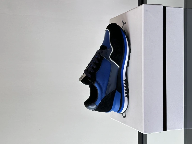 Gxvxnchy Sneakers WellDesigned 152387