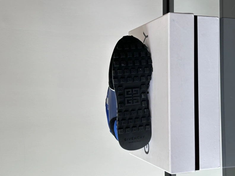 Gxvxnchy Sneakers WellDesigned 152387