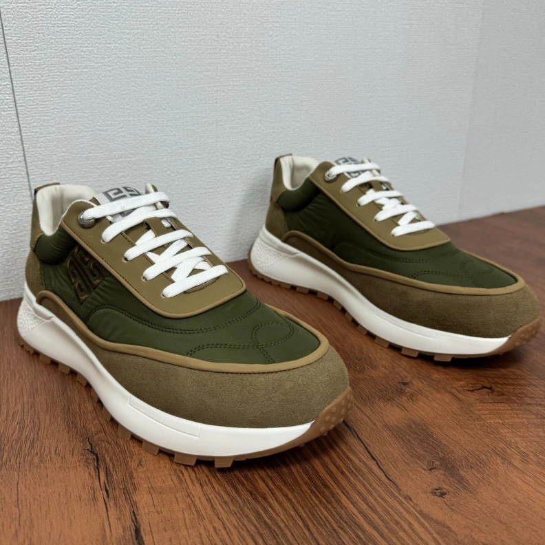 Gxvxnchy Sneakers Affordable 151989