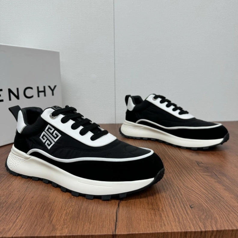 Popular Gxvxnchy Sneakers 151992