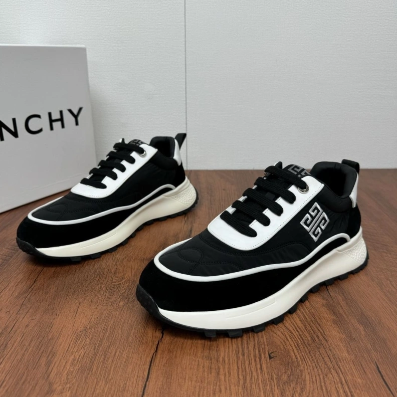 Popular Gxvxnchy Sneakers 151992