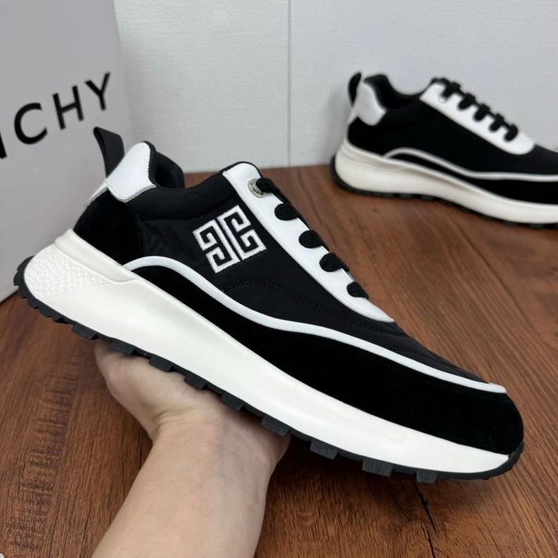 Popular Gxvxnchy Sneakers 151992