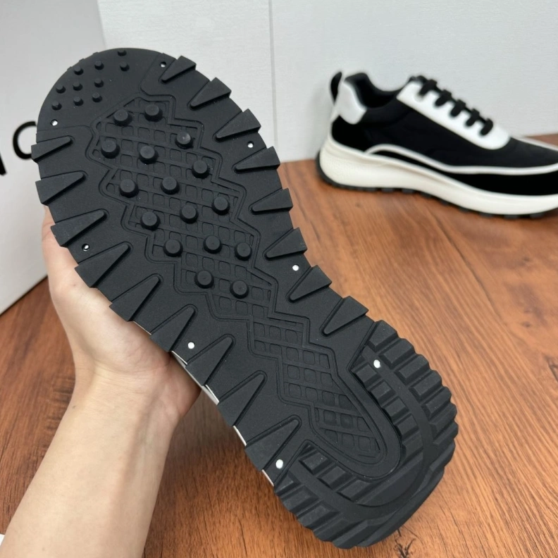 Popular Gxvxnchy Sneakers 151992