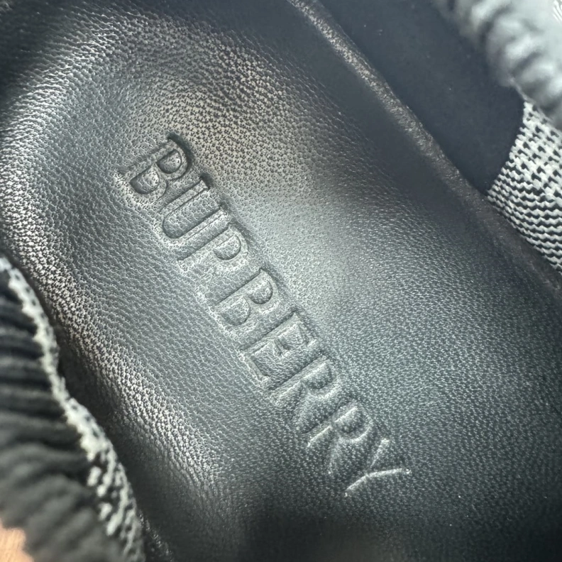 Refined Bxrbxrry Sneakers 114483