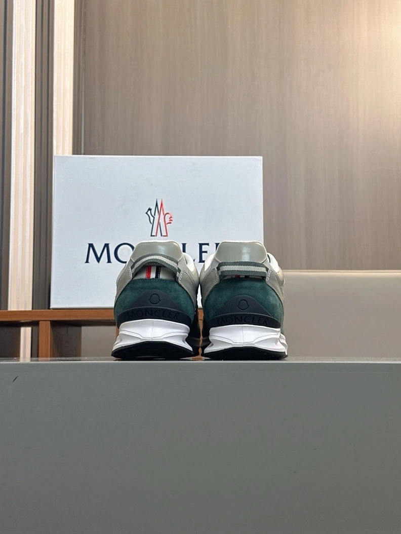 Trendsetting Mxnclxr Sneakers 197228